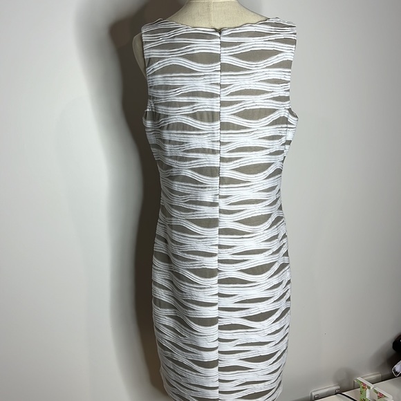 Franklyman design USA cream  white stretch dress - Picture 5 of 9